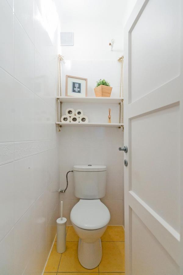 Peaceful Apartment Near Buda Castle And Chain Bridge Budapest Bagian luar foto