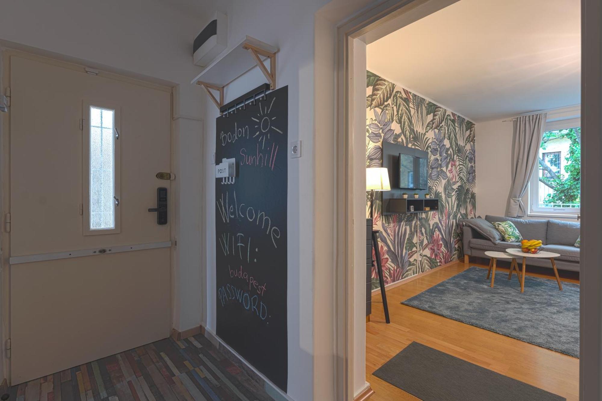 Peaceful Apartment Near Buda Castle And Chain Bridge Budapest Bagian luar foto